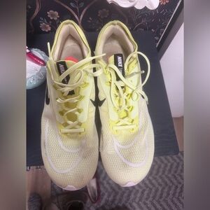 Nike Women's Lemon Athletic Shoes